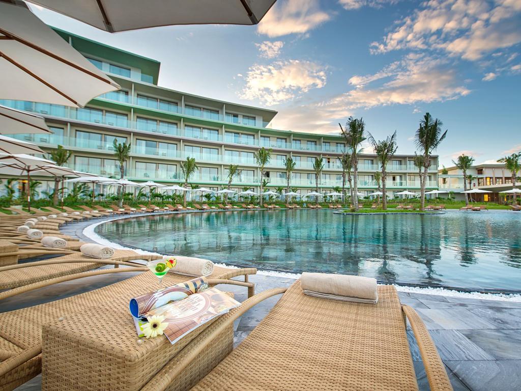 FLC Sầm Sơn Luxury Resort Thanh Hóa là quần thể nghỉ dưỡng 5-sao đẳng cấp nhất Xứ Thanh, nổi bật nhất là loại hình villa cho thuê.