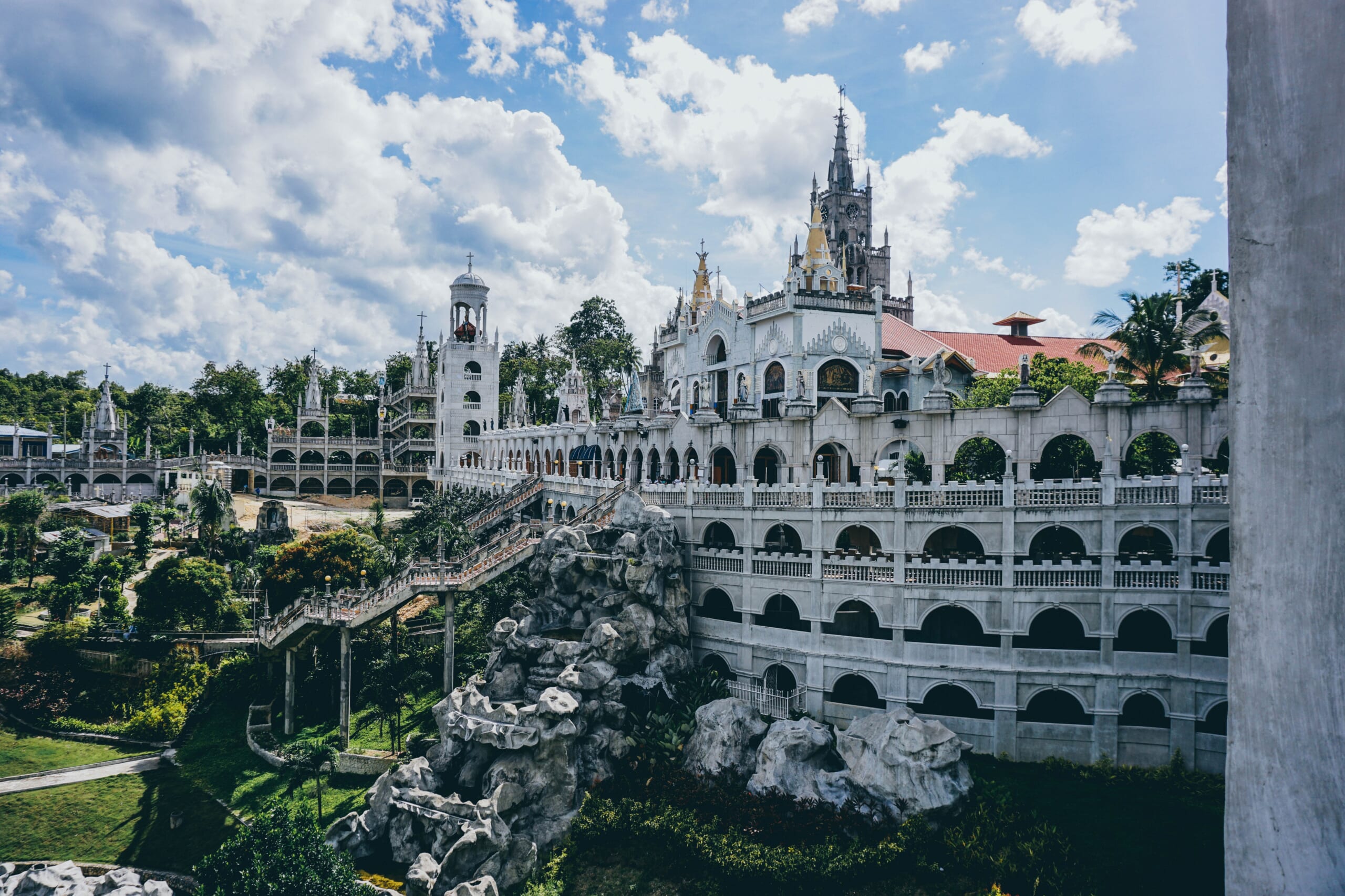 Cebu, Philippines | Photo by Ralph Olazo on Unsplash