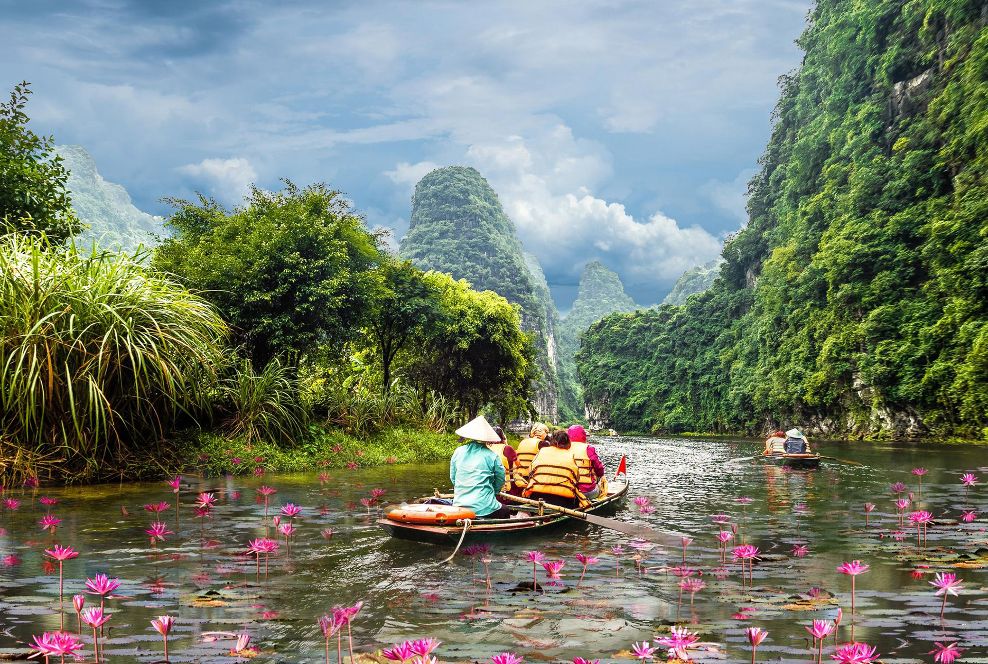 A boat ride from Trang An in the Ninh Binh Province