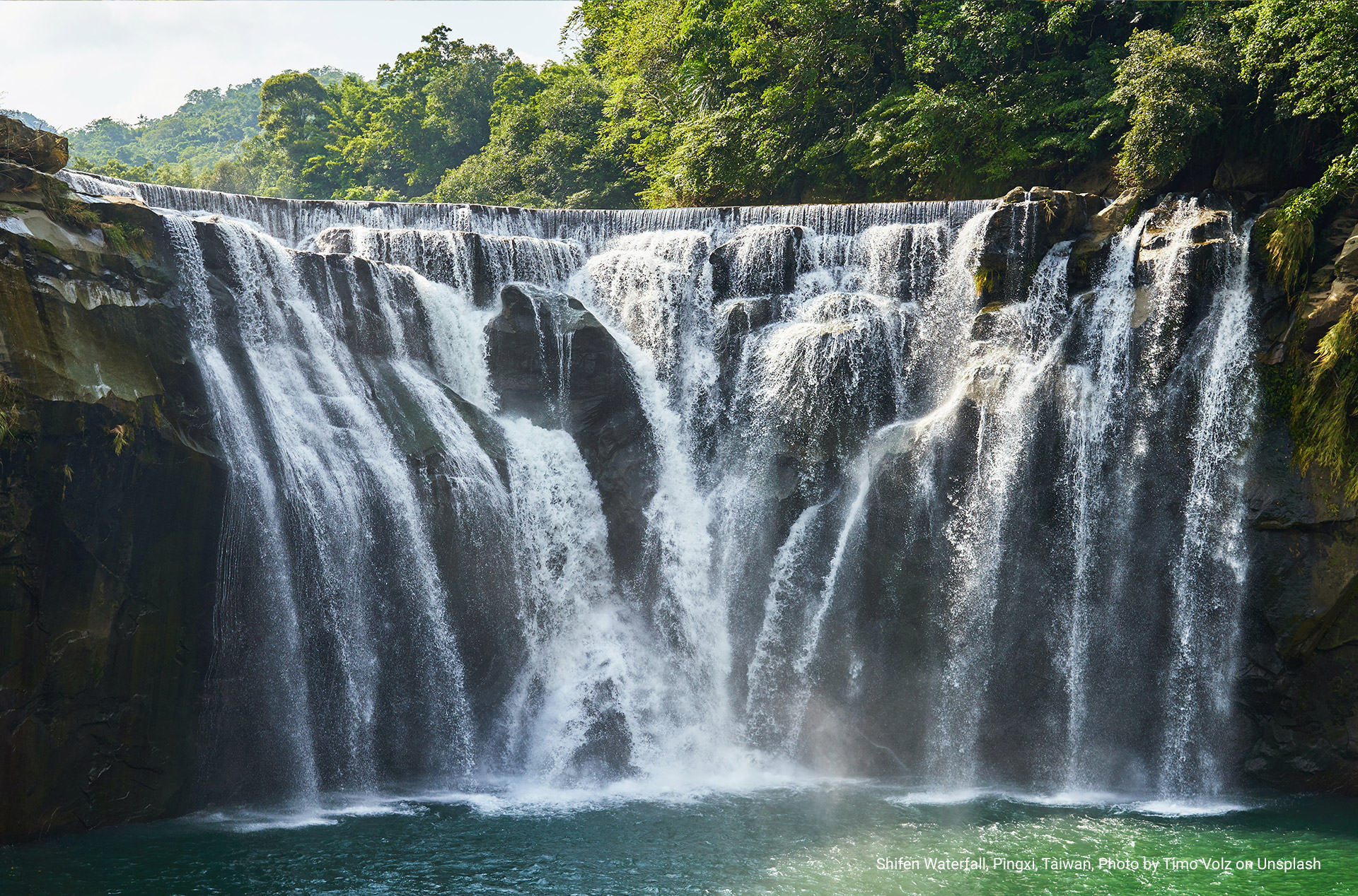 Shifen Waterfall, Pingxi, Taiwan, Photo by Timo Volz on Unsplash