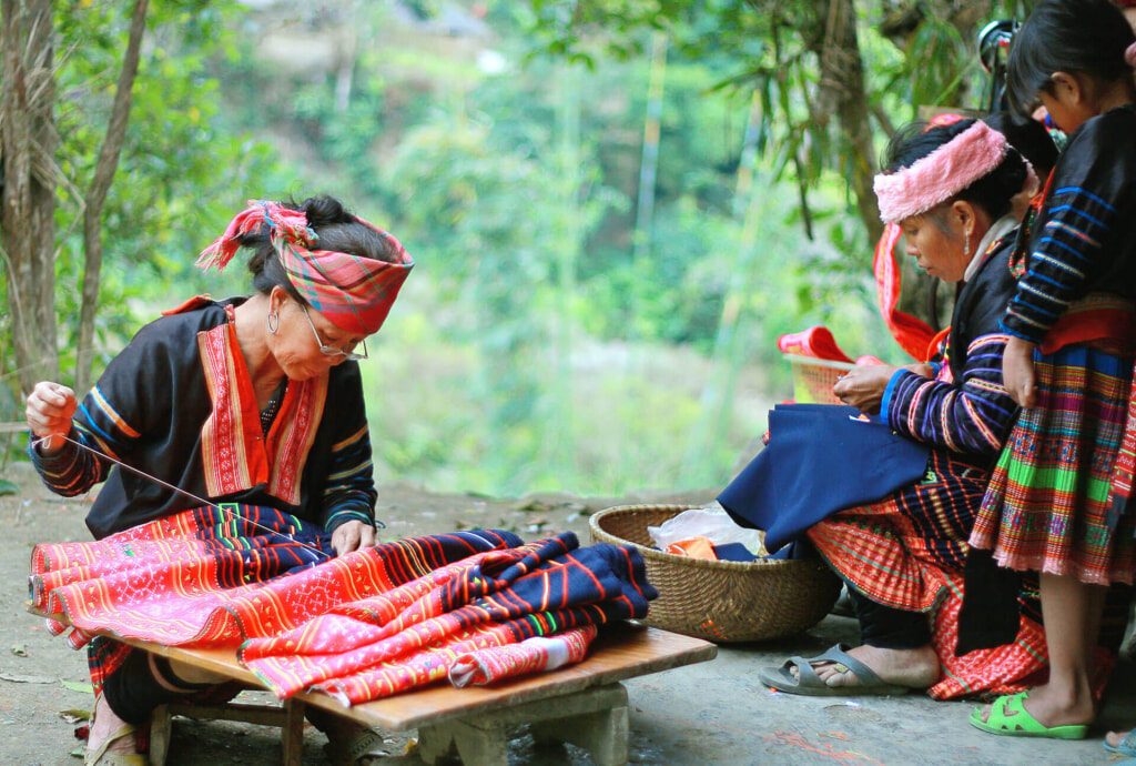 Hmong people, Dien Bien, ShutterStock ID 208158745 Photo by Van Thanh Chuong