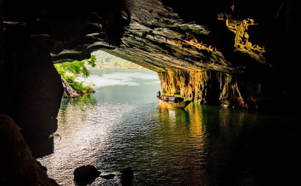 Phong Nha Locals Travel Company | Phong Nha jungle trekking tours are at a moderate level that is suitable for those with less trekking experience