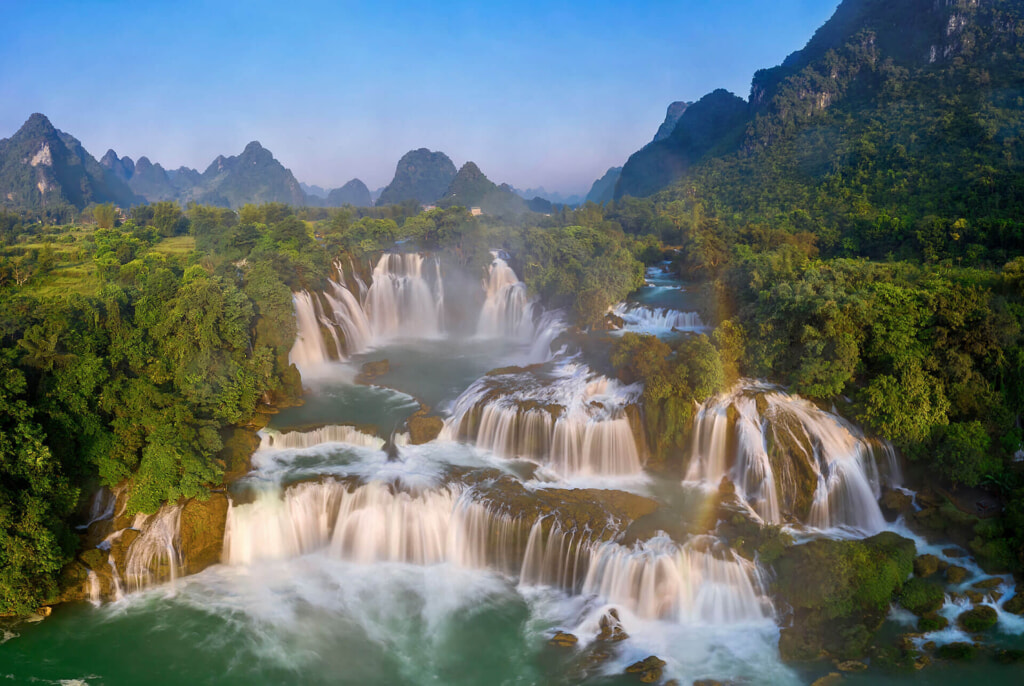 Ban Gioc Waterfalls, Vietnam | Photo by Le Minh Phat | Wikipedia