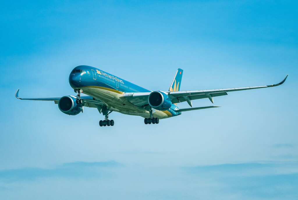 Vietnam Airlines © ShutterStock ID 2223390861 by Thanh Liem Nguyen