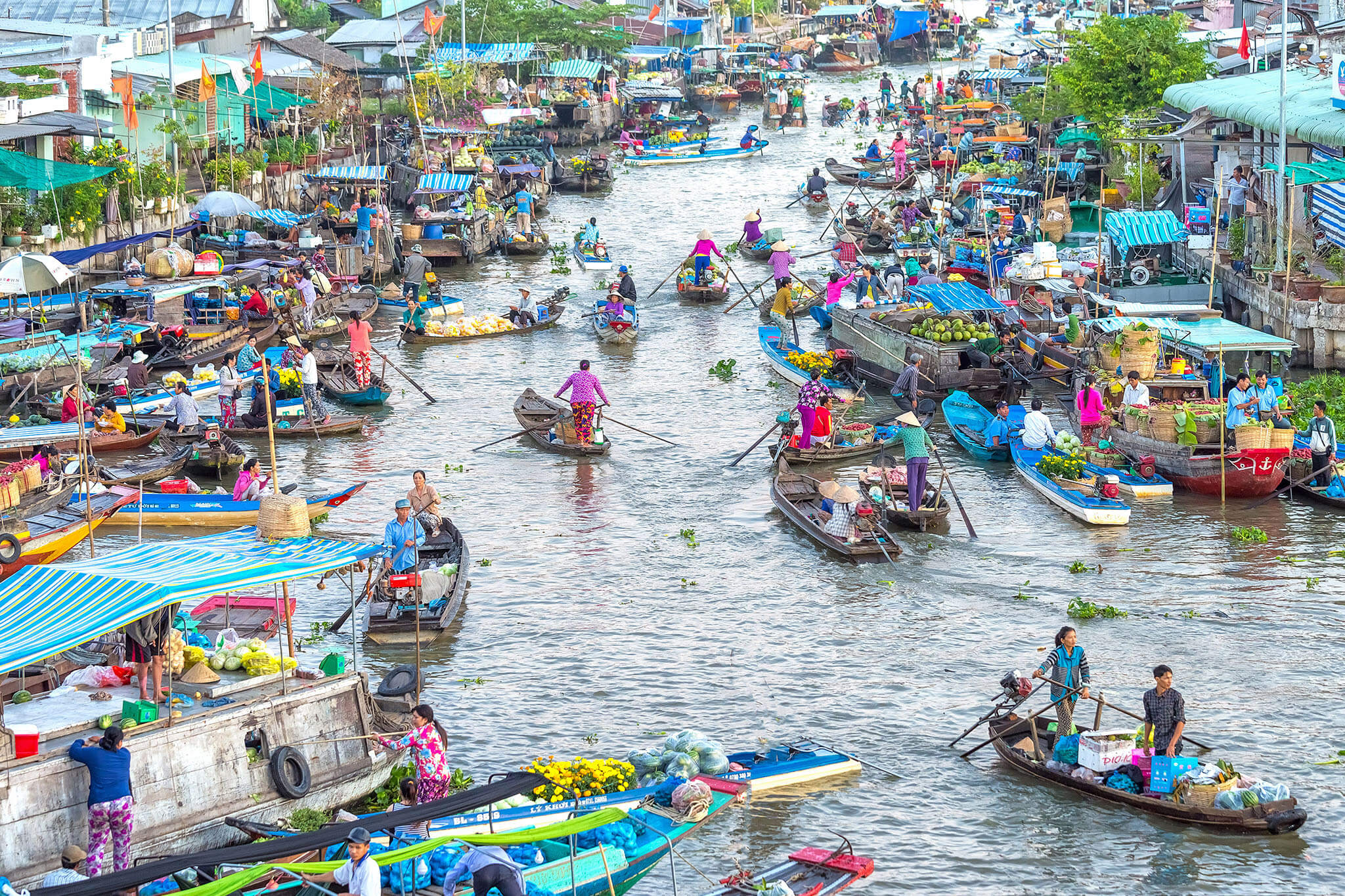 Chợ nổi Ngã Năm – nét đặc sắc vùng sông nước Sóc Trăng | Nga Nam floating market, Soc Trang, Vietnam © ShutterStock 402477964 by Huy Thoai