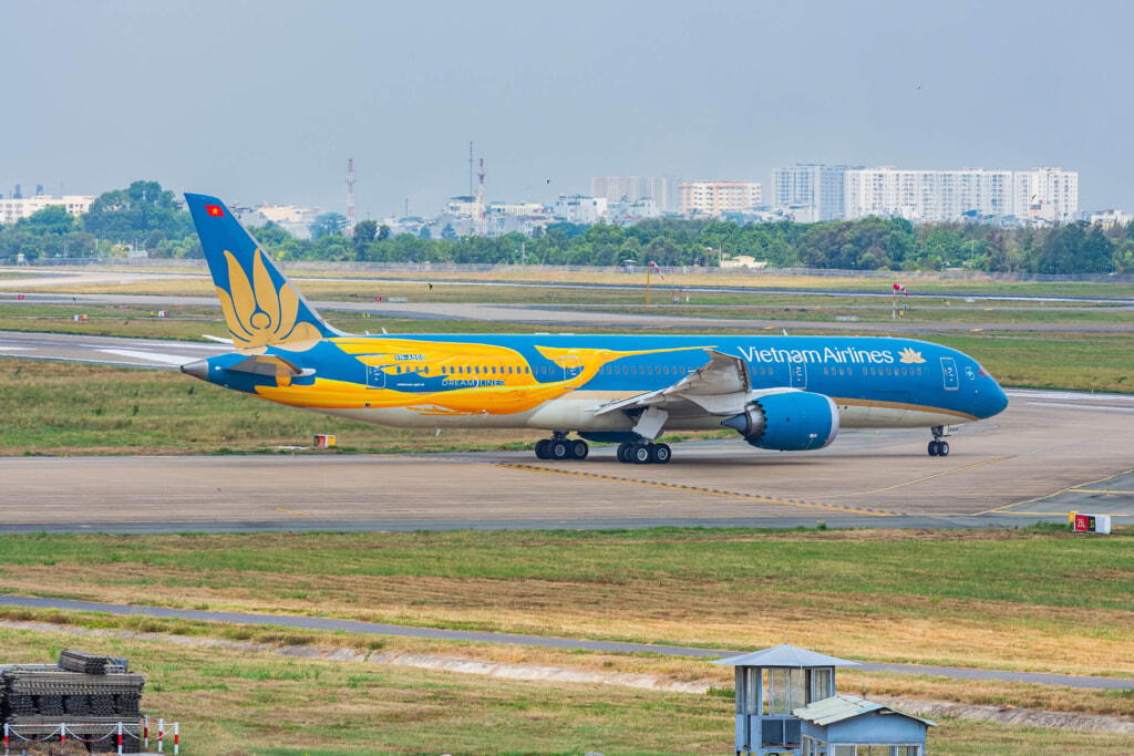 VNA Vietnam Airlines Boeing 787-9 Dreamliner with newly introduced Lac Bird livery. A symbol of the Vietnamese's culture and connected to the nation's history © Shutterstock 2616182761 by Minh K Tran