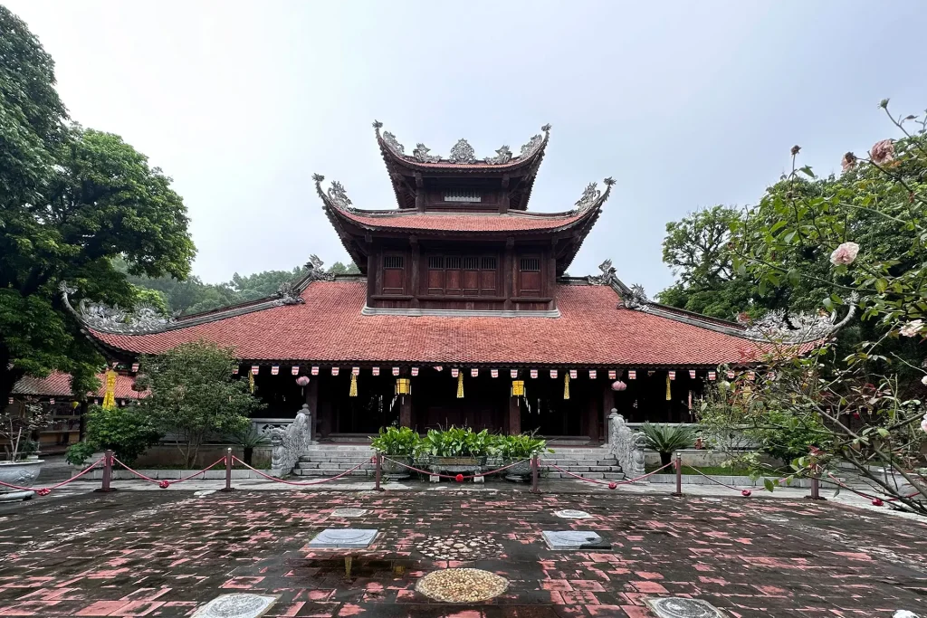 Ủy ban Di sản Thế giới UNESCO công nhận Quần thể di tích và danh thắng Yên Tử, Vĩnh Nghiêm, Côn Sơn, Kiếp Bạc là Di sản Văn hóa Thế giới thứ 9 của Việt Nam. The ninth UNESCO World Heritage Site of Vietnam: Yen Tu, Vinh Nghiem, Con Son, Kiep Bac Complex of Monuments and Landscapes
